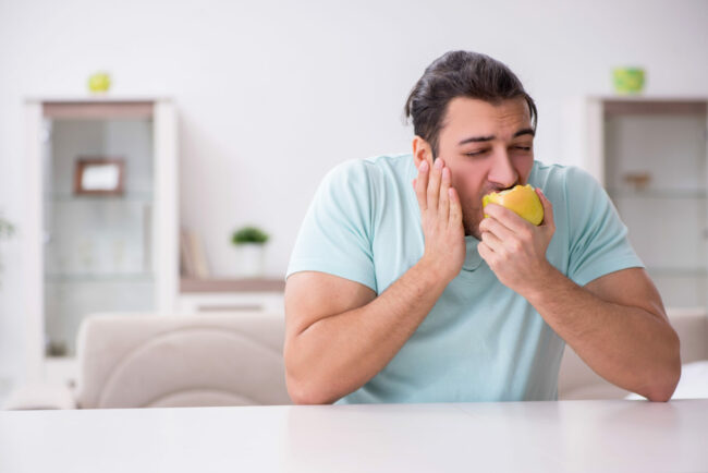 jaw clicking when eating featured image jaw clicking when eating featured image