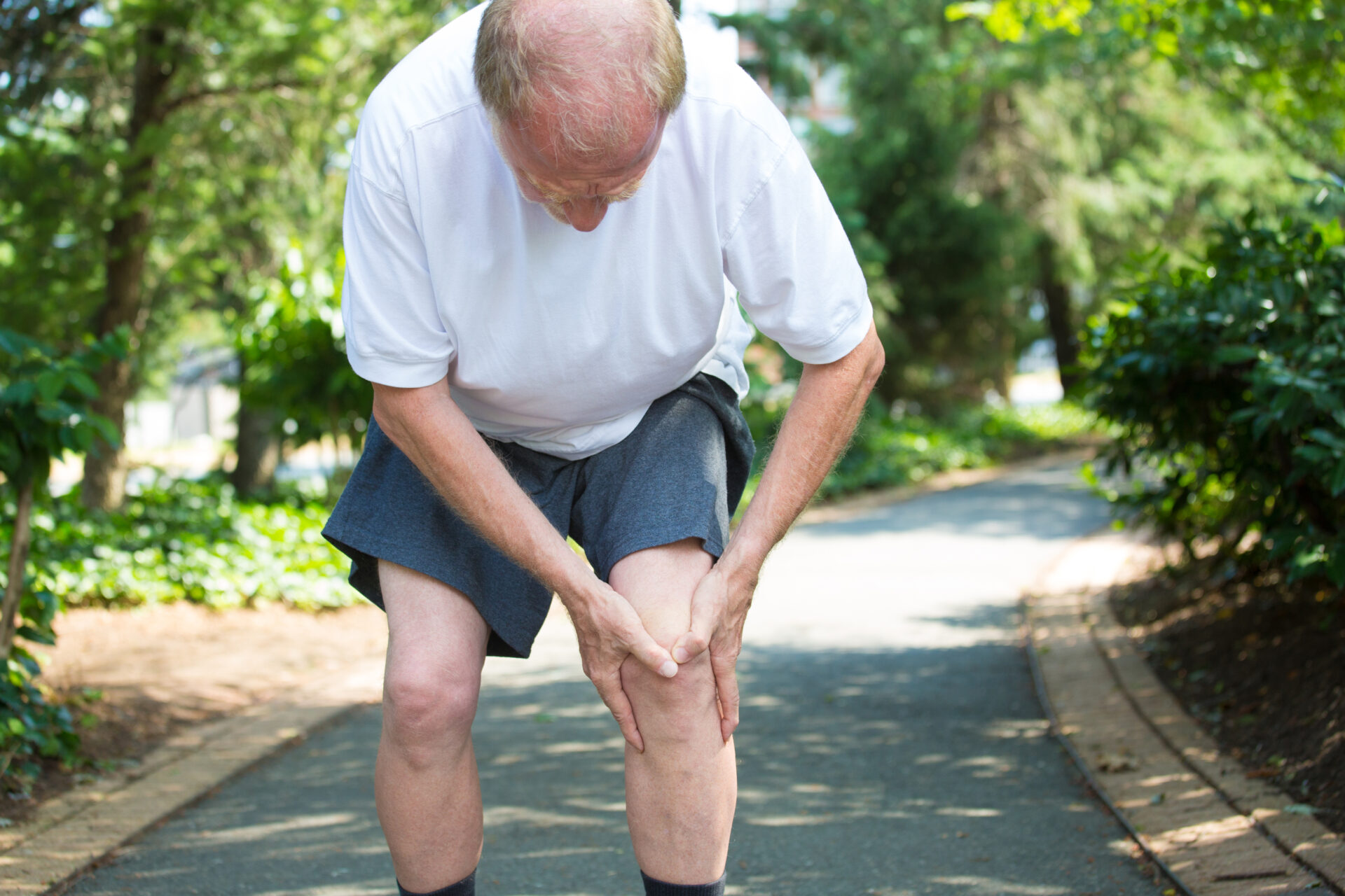 my knee hurts when i bend it and straighten it featured image